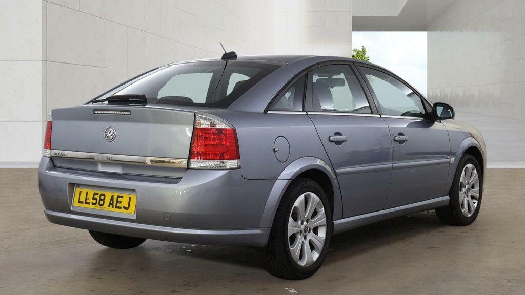 Vauxhall Vectra Exclusiv Silver #4
