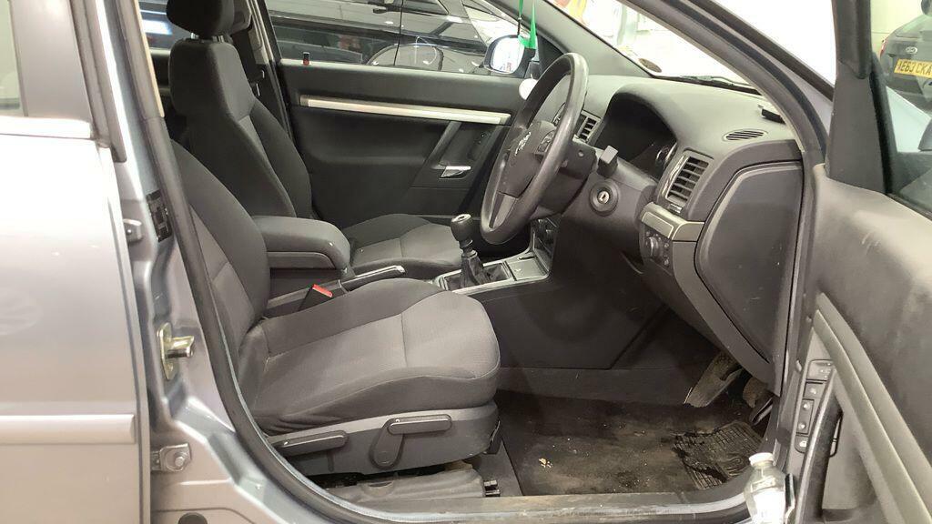 Vauxhall Vectra Hatchback Silver #11