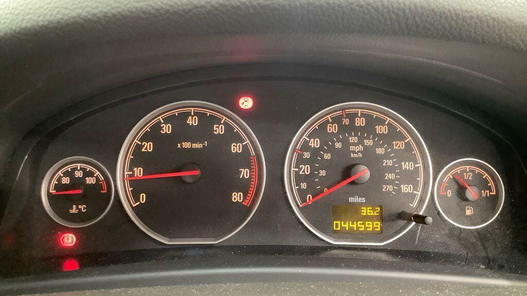 Vauxhall Vectra Hatchback Silver #12