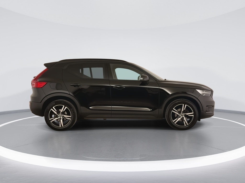 Volvo XC40 1.5 T3 163 R Design Black #2