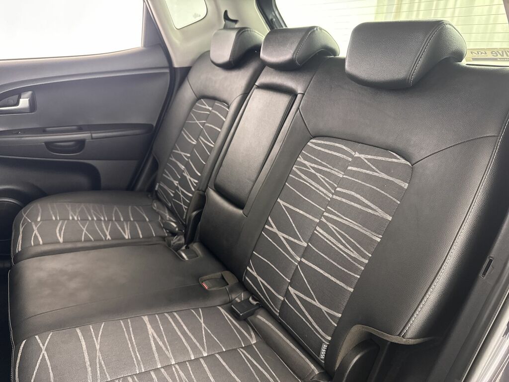 Kia Venga 2 Red #15