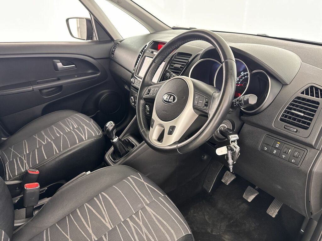 Kia Venga 2 Red #10
