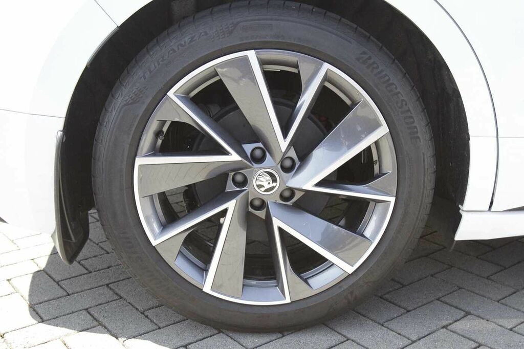 Skoda ENYAQ 80X Sportline 82 Kwh 265 Ps Single Speed 4X4 White #5