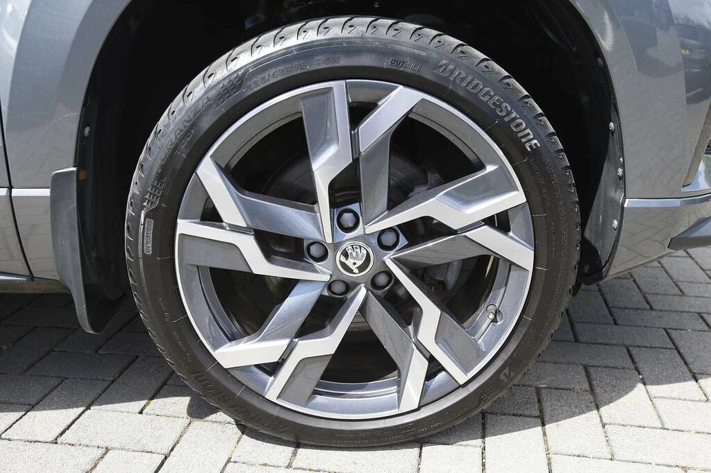 Skoda Karoq Sportline 2.0 Tdi 150 Ps 4X4 Dsg Grey #5
