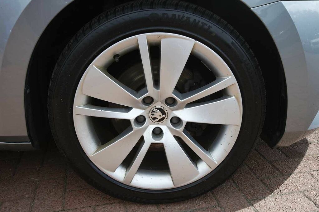 Skoda Superb Hatch Se L 2.0 Tdi 150 Ps Dsg Grey #5