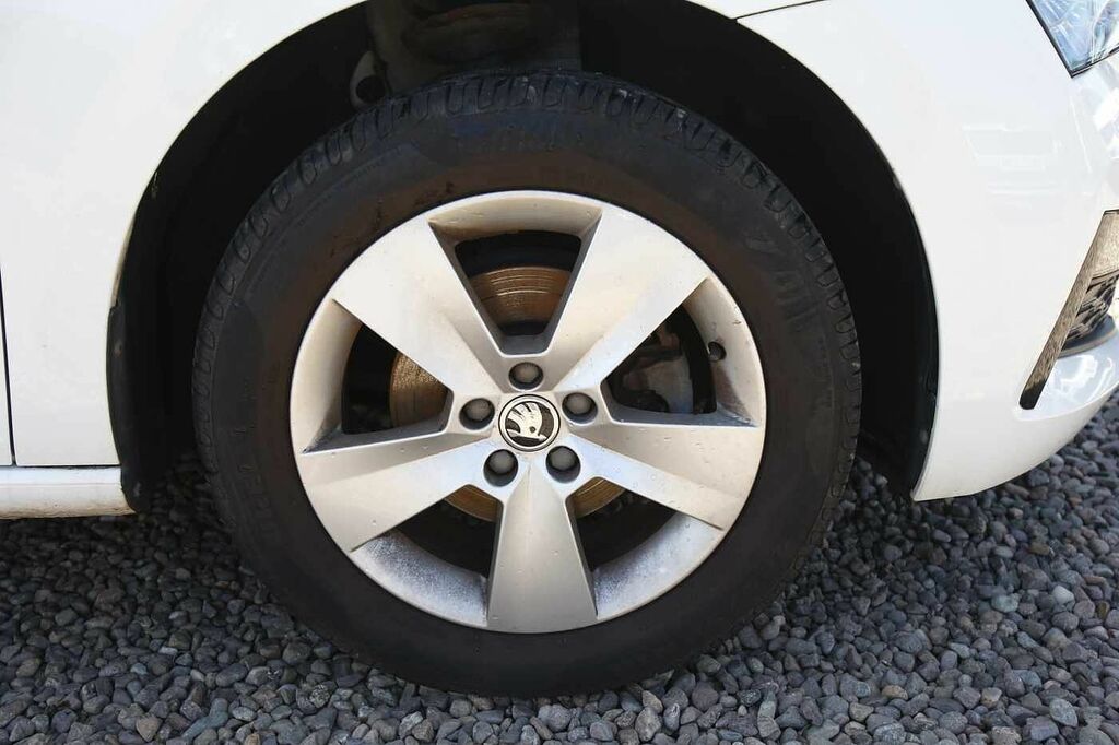 Skoda Scala 1.0 Tsi Se White #5