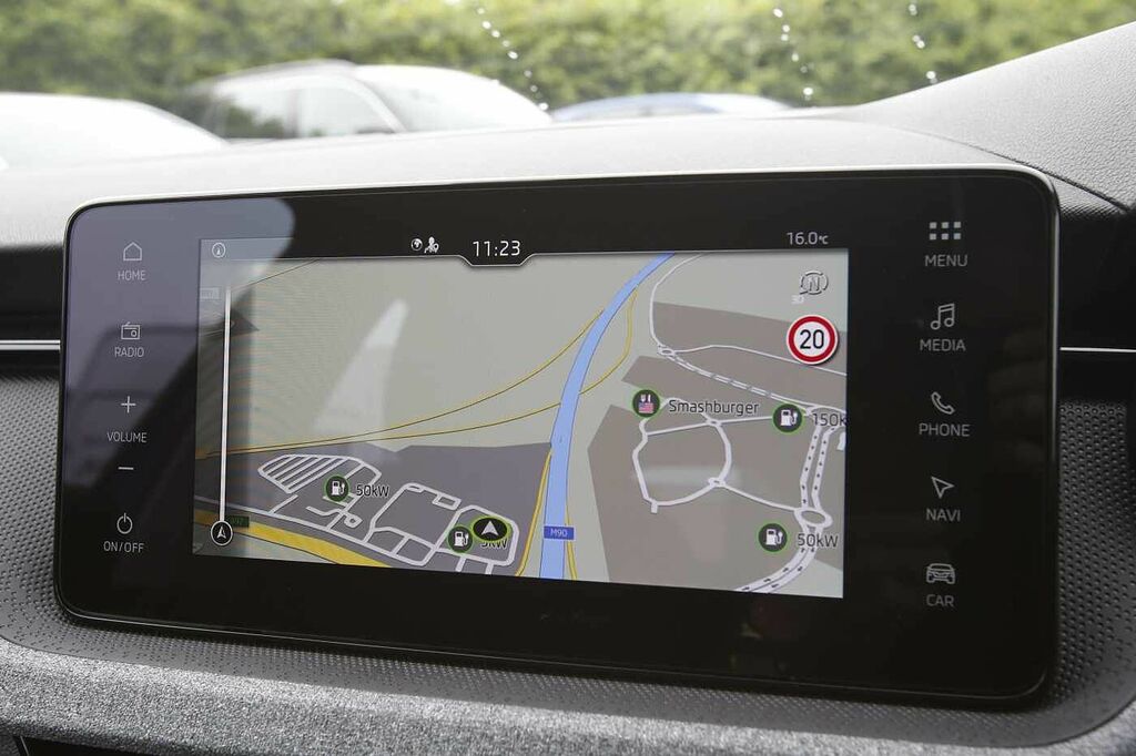 Skoda Kamiq 1.5 Tsi Monte Carlo Edition White #20