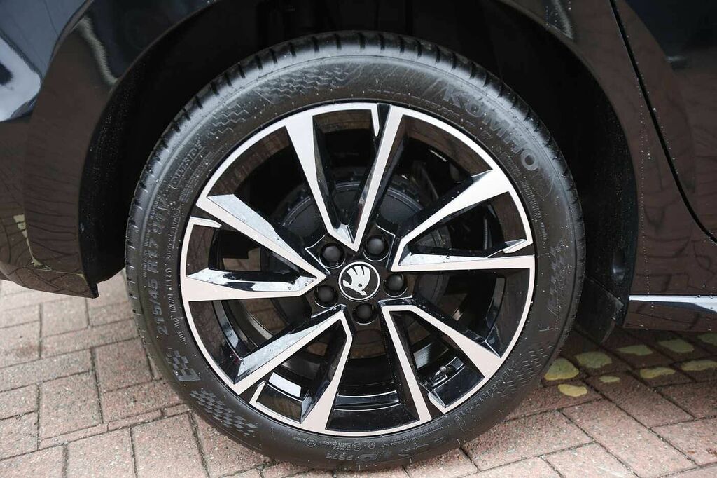 Skoda Fabia 1.0 Tsi 116 Monte Carlo Edition Black #5