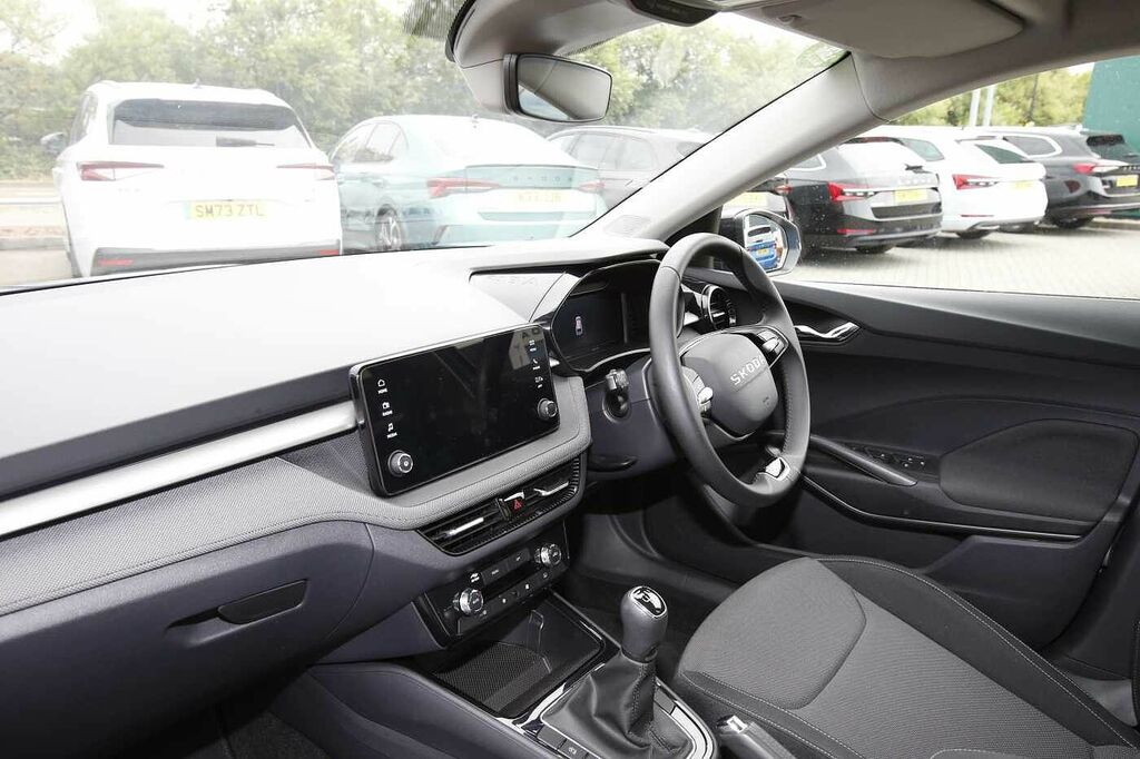 Skoda Fabia Hatch Design Edition 1.0 Tsi 95 Ps 5G Man SD74UWZ Black #2