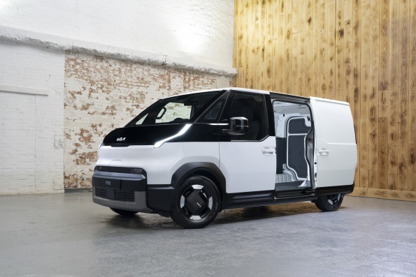 Kia PV5 Essential Long Range 71.2Kwh White