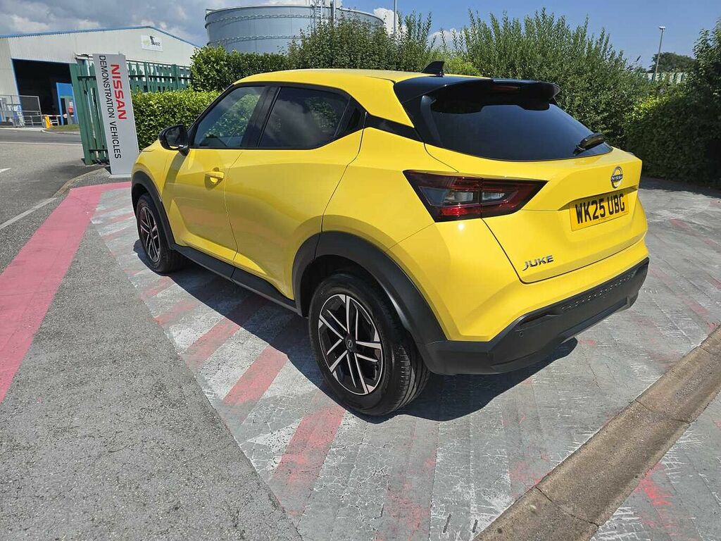 Nissan Juke 1.0 Dig-t Tekna White #10
