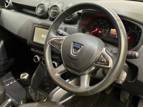 Dacia Duster 1.6 Sce Prestige GU68HBK Orange #3