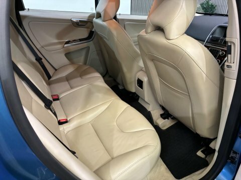 Volvo XC60 D4 R Red #22