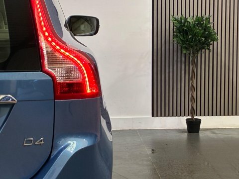 Volvo XC60 D4 R Red #40