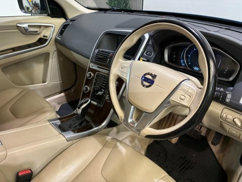 Volvo XC60 D4 R Red #3
