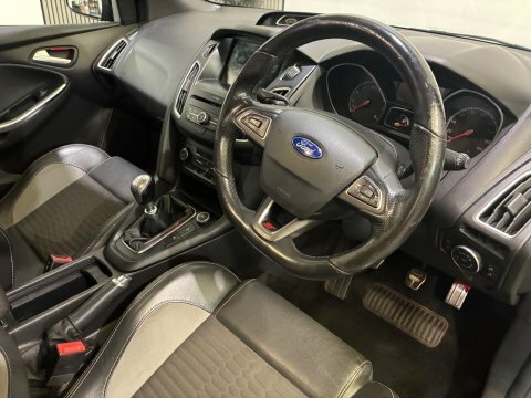Ford Focus 2.0T Ecoboost St-2 VE65AHY Black #3