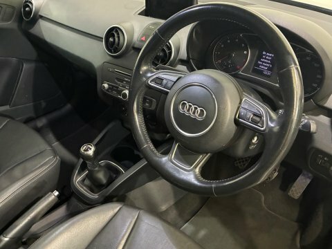 Audi A1 1.0 Tfsi Se Blue #3