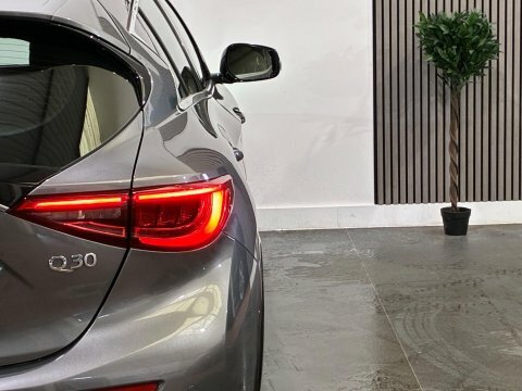 Infiniti Q30 Hatchback Black #50