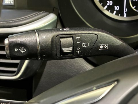 Infiniti Q30 Hatchback Black #30