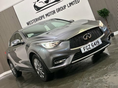 Infiniti Q30 Hatchback Black #15