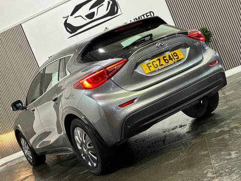 Infiniti Q30 Hatchback Black #16