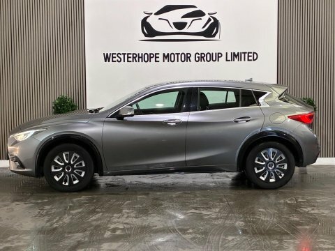 Infiniti Q30 Hatchback Black #18