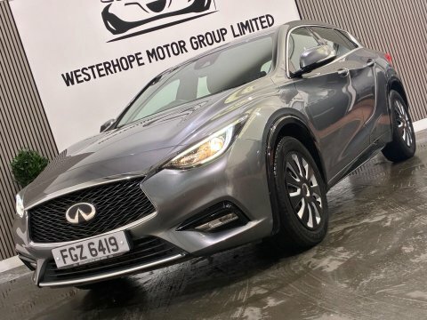 Infiniti Q30 Hatchback Black #12