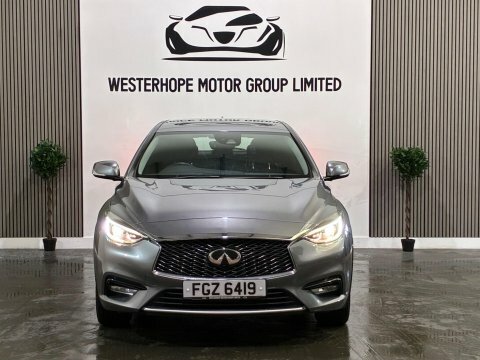 Infiniti Q30 Hatchback Black #10