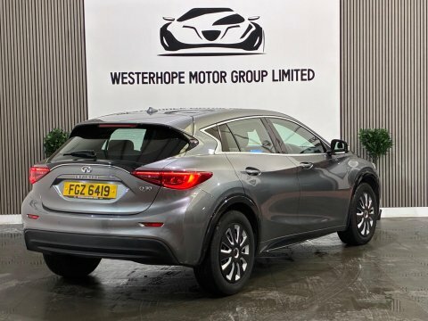 Infiniti Q30 Hatchback Black #24
