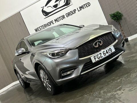 Infiniti Q30 Hatchback Black #14