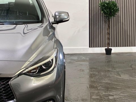 Infiniti Q30 Hatchback Black #48