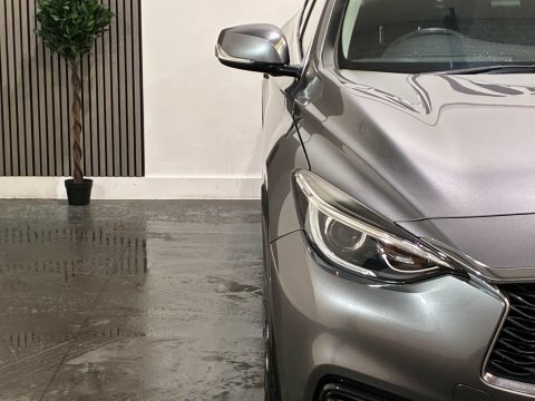 Infiniti Q30 Hatchback Black #46
