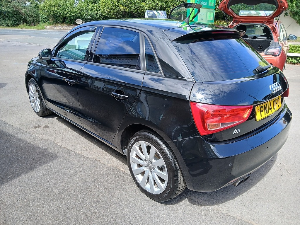 Audi A1 Tfsi Sport Black #5