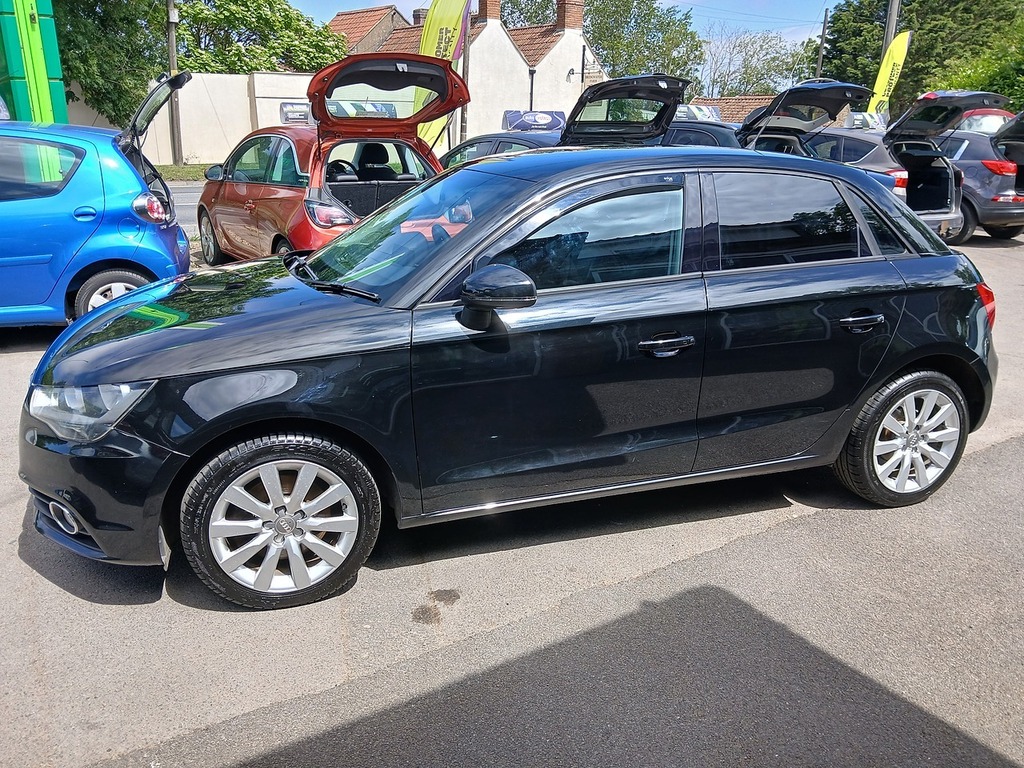 Audi A1 Tfsi Sport Black #4