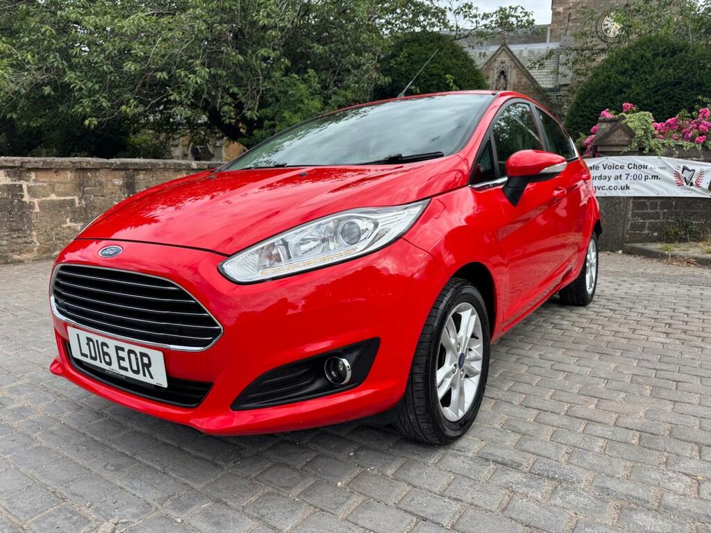 Ford Fiesta 1.0T Ecoboost Zetec Euro 6 Ss Red