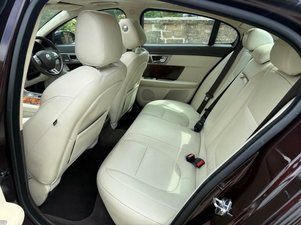 Jaguar XF V6 S Black #15