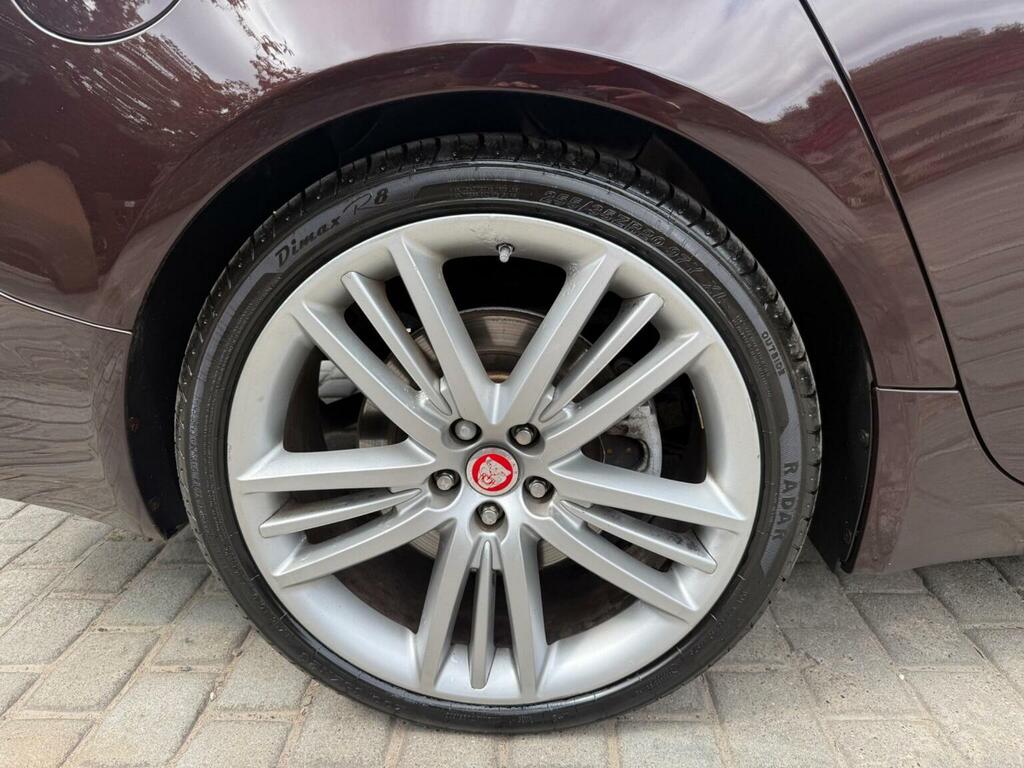 Jaguar XF V6 S Black #30