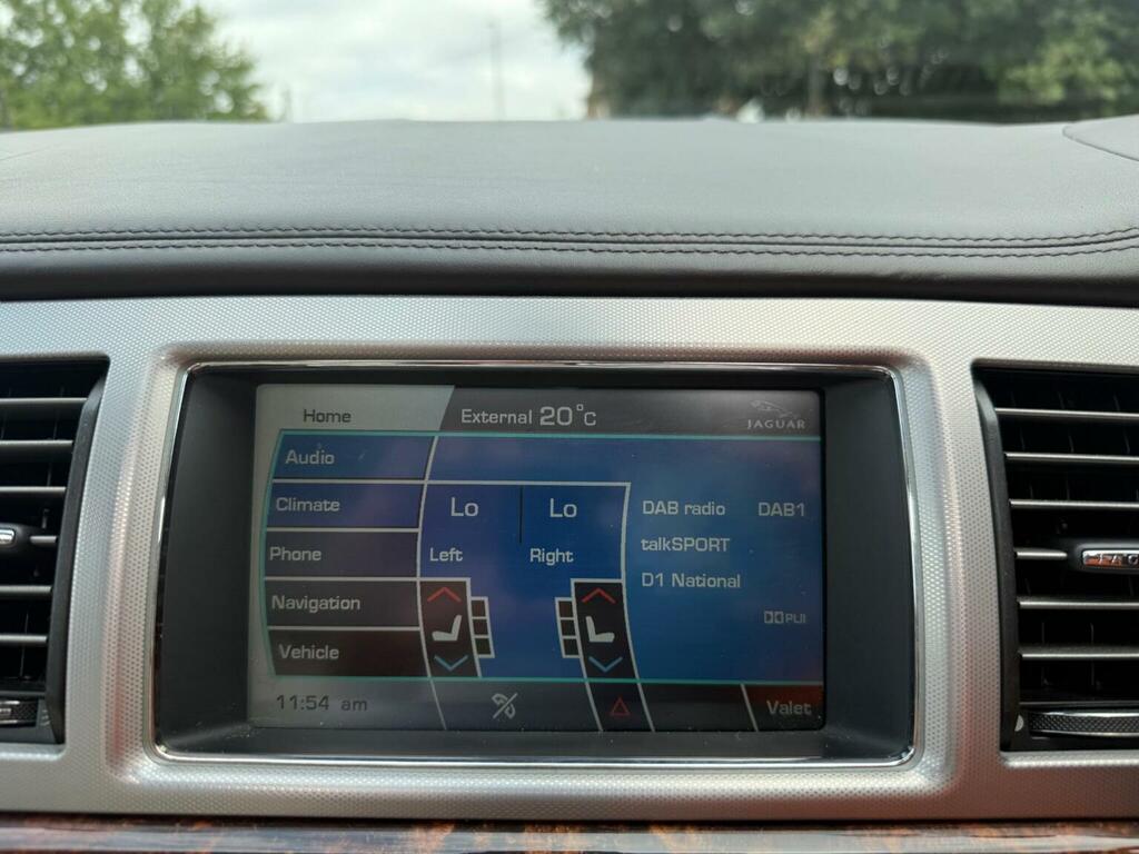 Jaguar XF V6 S Black #24