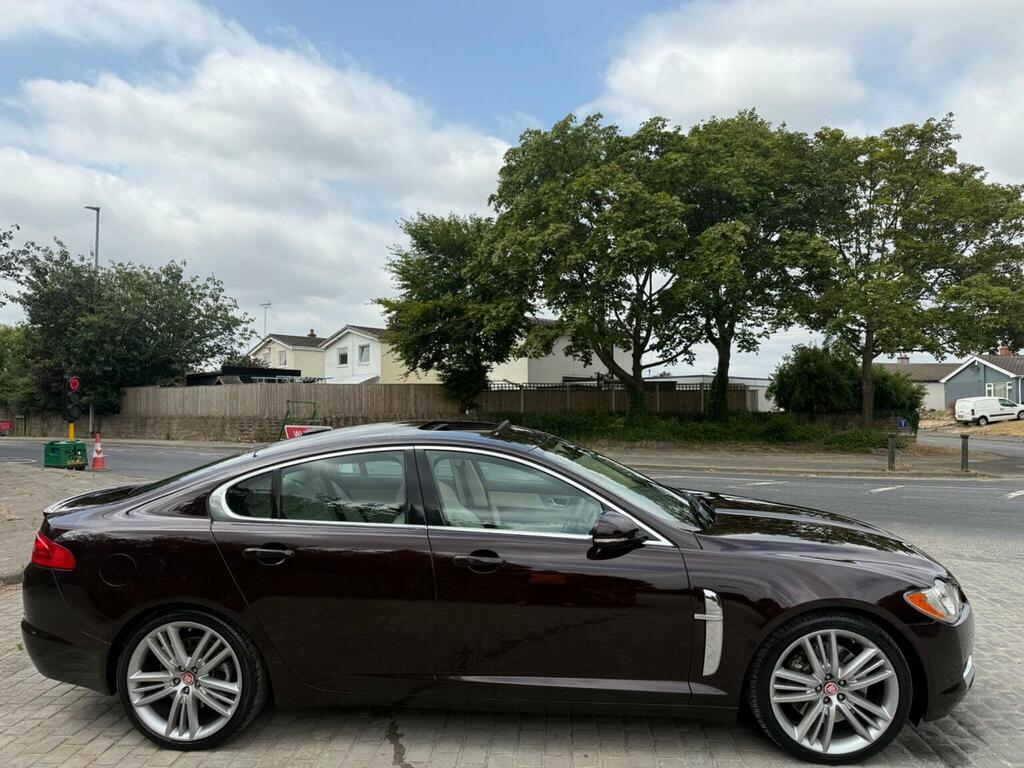 Jaguar XF V6 S Black #8