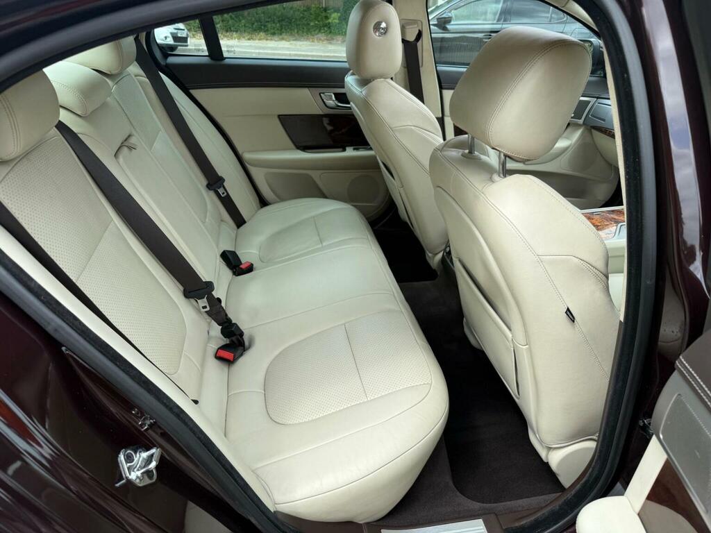 Jaguar XF V6 S Black #16