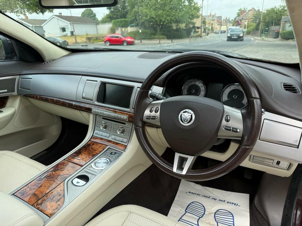 Jaguar XF V6 S Black #14