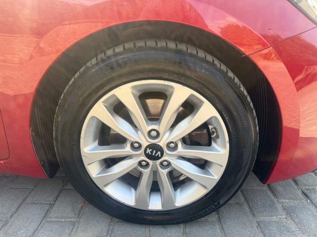 Kia Ceed 1.6 Crdi 3 Hatchback Euro 6 S S White #24