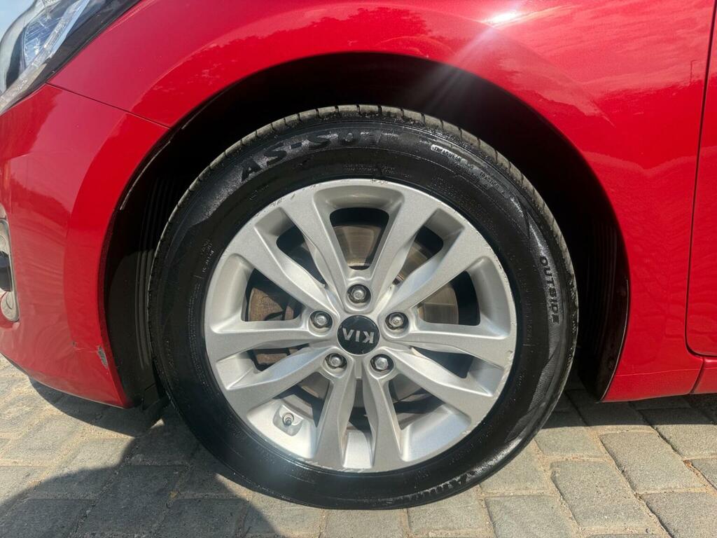 Kia Ceed 1.6 Crdi 3 Hatchback Euro 6 S S White #26