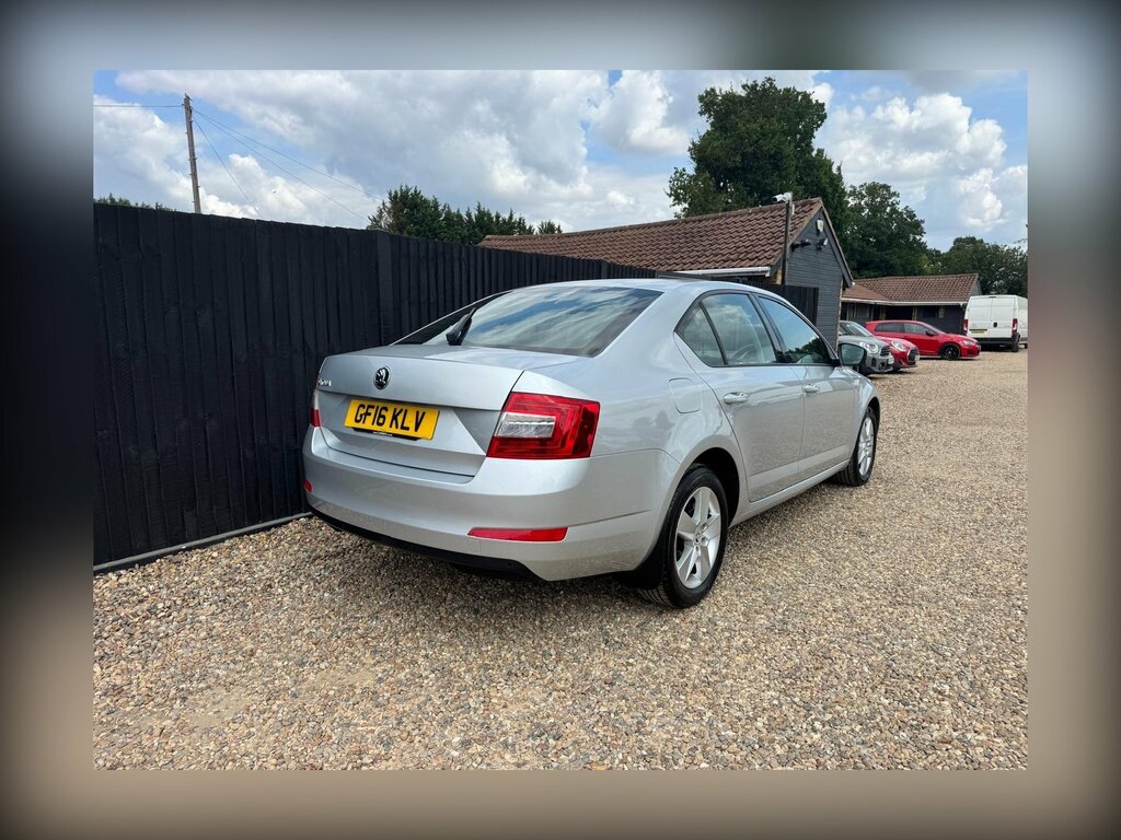 Skoda Octavia 1.4 Tsi Se Dsg Euro 6 Ss Silver #3