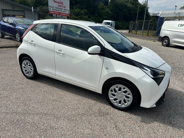Toyota Aygo 1.0 Vvt-i X-play Hatchback Euro White #5