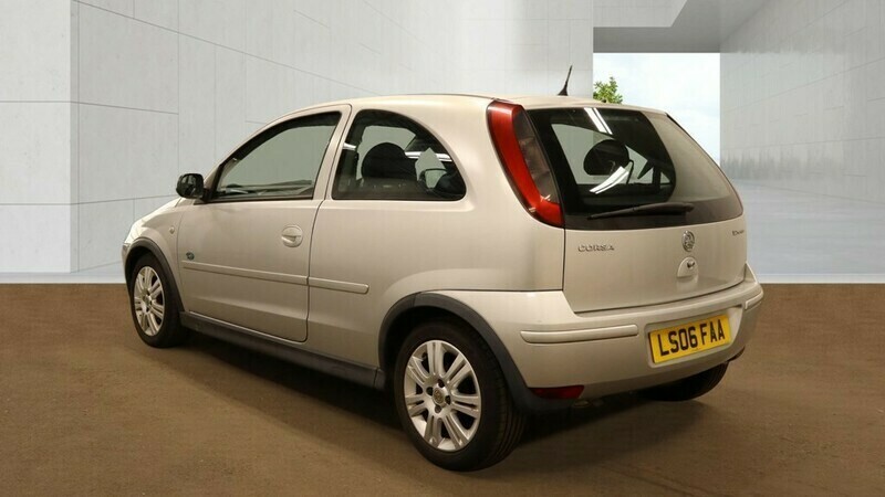 Vauxhall Corsa Design 16V Blue #3
