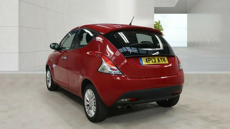 Chrysler Ypsilon Se Red #3