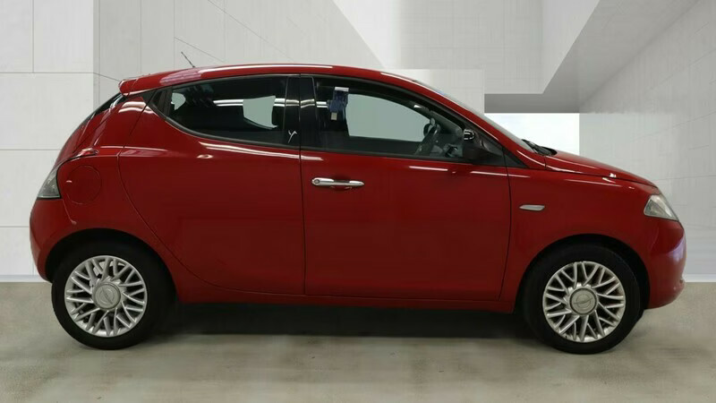 Chrysler Ypsilon Se Red #5
