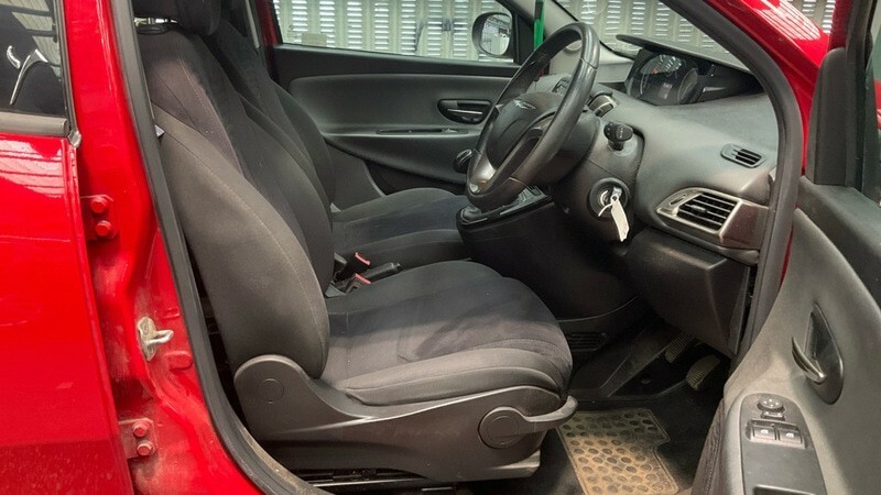 Chrysler Ypsilon 1.2 Se 69 Silver #11