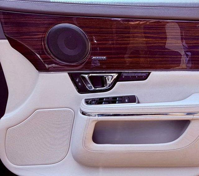 Jaguar XJ Red #25